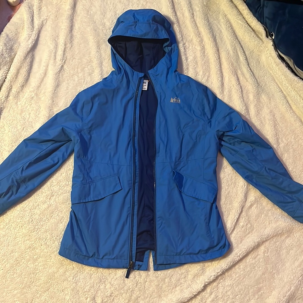 REI Girls Raincoat, XL size, light and dark blue color